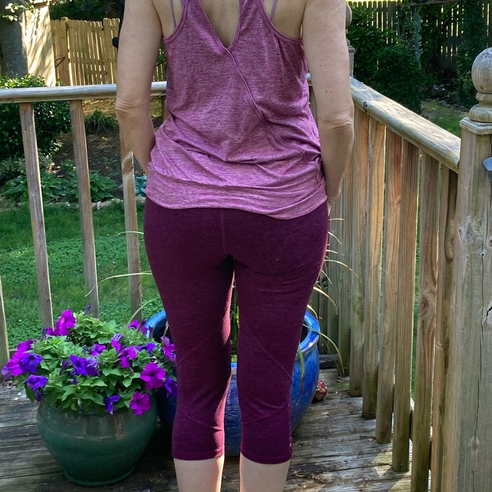 Banded workout top - Picture 2 of 3